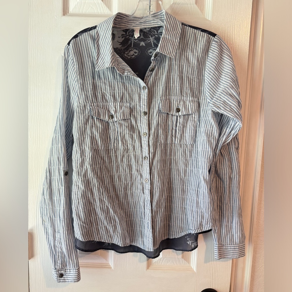 Free People Women Blouse Size Small Navy and Light Blue Floral button down